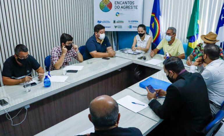  Representantes da Região Turística Encantos do Agreste se reúnem para planejamento de ações de 2022