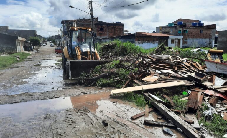  Trabalhos de limpeza a assistência em decorrência das chuvas seguem sendo realizados em Agrestina